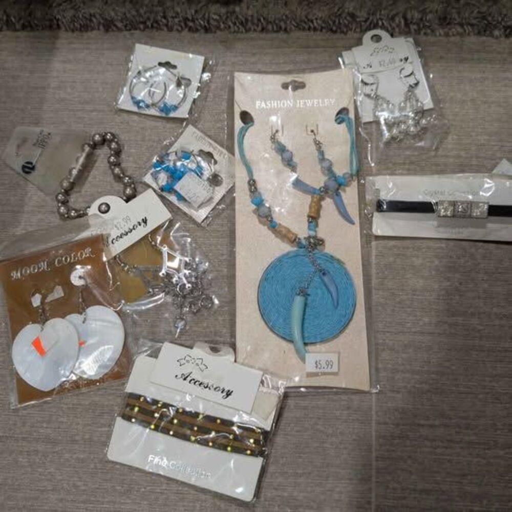 9pc NWT Y2K Vintage Costume Jewelry Lot Necklaces Earrings Bracelets